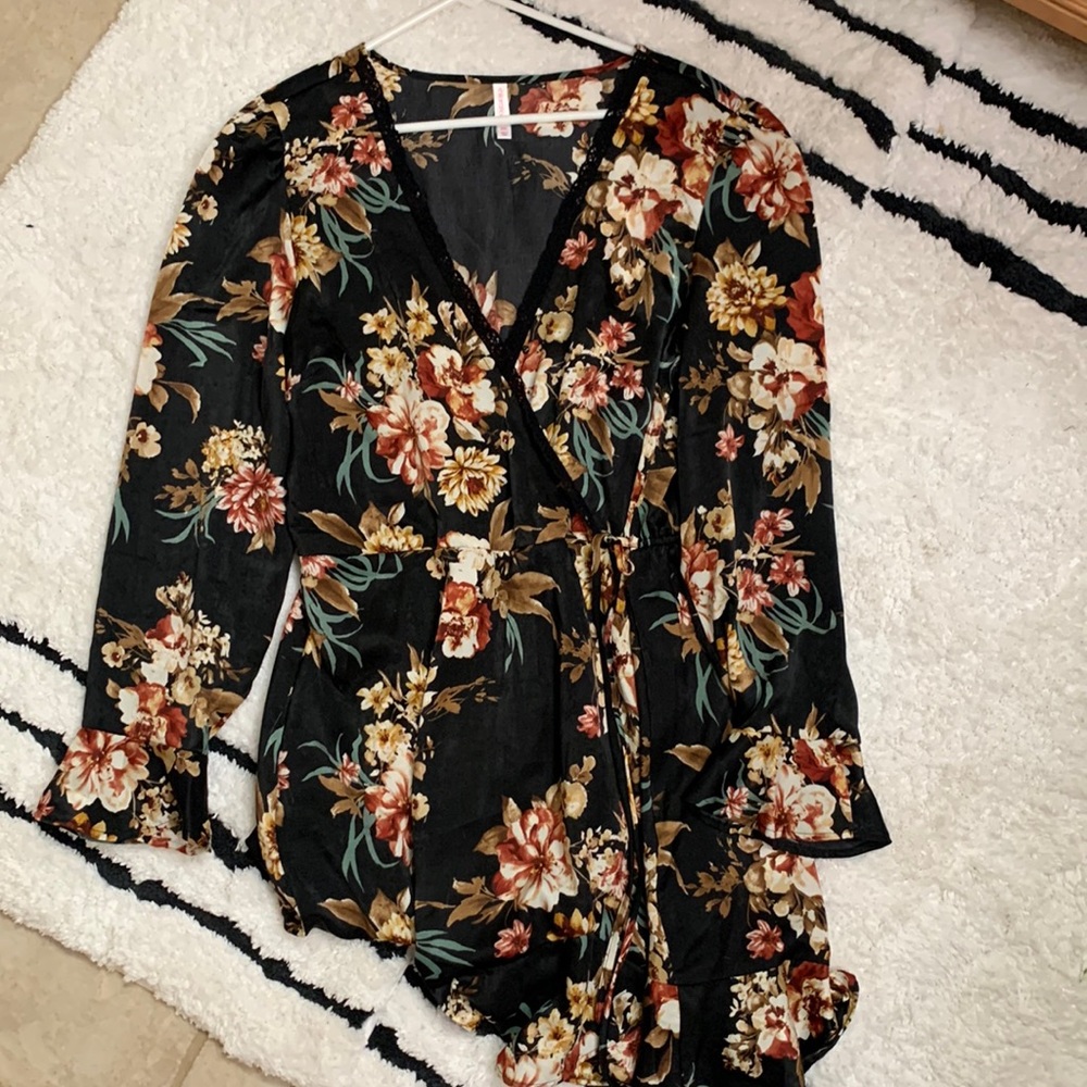 Knee length, waist tie dress
